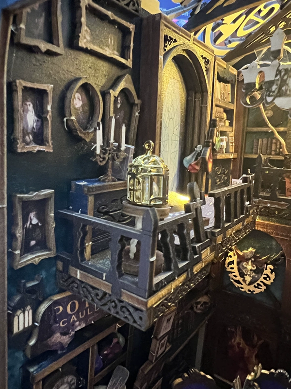 Музичний Бук нук diy Bookend Магічний Магазин (Magic Market) із Led-підсвіткою, Зелений, Уцінка 1